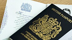 Nové britské cestovní pasy. (18. �ervence 2023)