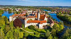 Unik�tn� d�lo renesan�n� architektury, z�mek Tel�, stoj� ve stejnojmenn�m m�st�...