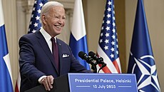 Americký prezident Joe Biden hovoří během společné tiskové konference s finským...