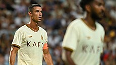 Portugalský útočník Cristiano Ronaldo v dresu an-Nasru během přípravného utkání...