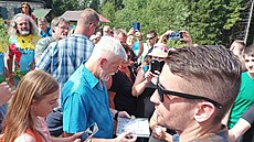 Prezidenta Petra Pavla obklopil na Kleti dav turistů. Na vrchol vystoupal za 40...
