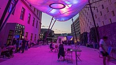 Tyjátr je bar s kávou a vínem za Um�leckopr�myslovým muzeem v Brn� s prostorem...