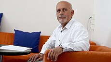 Mojmír Jeábek navázal úzký vztah s manely Kunderovými, s nimi se pátelili...