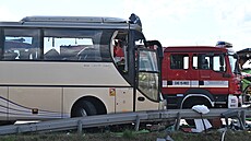 Při srážce dvou autobusů, z nichž jeden patří společnosti Flixbus, na dálnici...