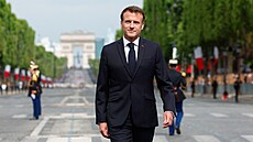 Francouzský prezident Emmanuel Macron v Paíi zahájil vojenskou pehlídku u...