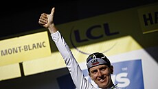 Tadej Pogaar v bílém dresu po patnácté etap Tour de France