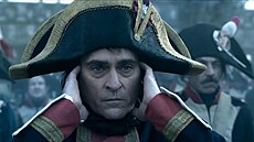 Joaquin Phoenix v traileru ke Scottově filmu Napoleon