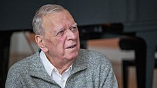 Milan Uhde v dokumentu Milan Kundera: Od �ertu k Bezvýznamnosti