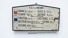 Sm�rovka Klubu �eských turist� z roku 1947 bývala umíst�na v centru Hostinného.
