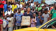 Kamerunci ekají na píjezd fotbalové hvzdy Kyliana Mbappého.