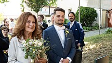 Simona Sta�ová a její syn - �enich Vojt�ch Sta� (Praha, 8. �ervence 2023)