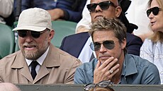 Guy Ritchie a Brad Pitt na finále muské dvouhry ve Wimbledonu (Londýn, 16....