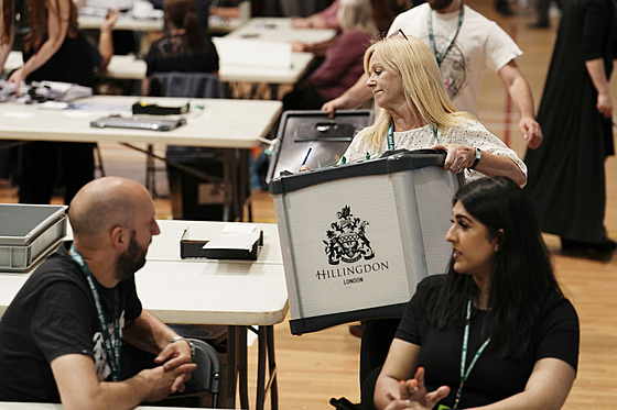 S�ítání hlas� po britských dopl�ujících volbách (21. �ervence 2023)