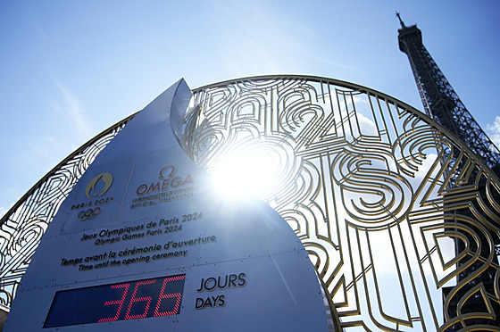 Hodiny v Paíi práv ukazují 366 dní do tamní olympiády.