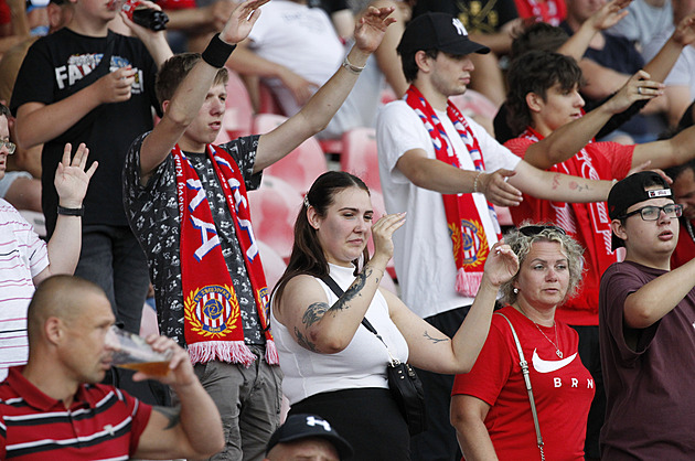 Sestup moc nezměnil. Brno doma prohrává, diváci pískají a chtějí bojovnost