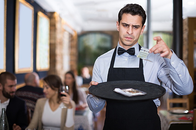 Vyšší ceny jídel, nižší spropitné. Češi kvůli zdražování v restauracích škudlí