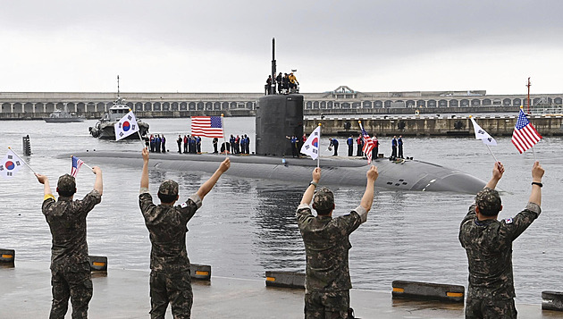 K Jižní Koreji připlula druhá americká jaderná ponorka, má odstrašit KLDR