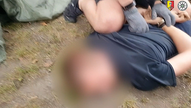 Muže na ulici přepadl známý, použil pepřový sprej, hrozil airsoftovou pistolí