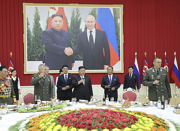 Promluvíme si ve Vladivostoku o zbraních. Kim Čong-un a Putin plánují setkání