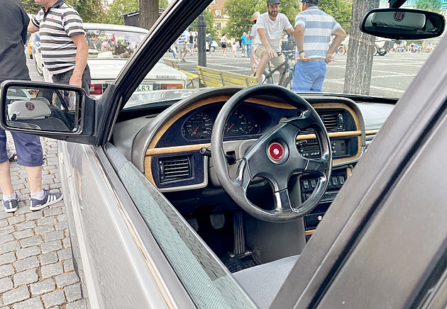 Poslední osobní tatra má narozeniny. A my máme fotky unikátního kupé