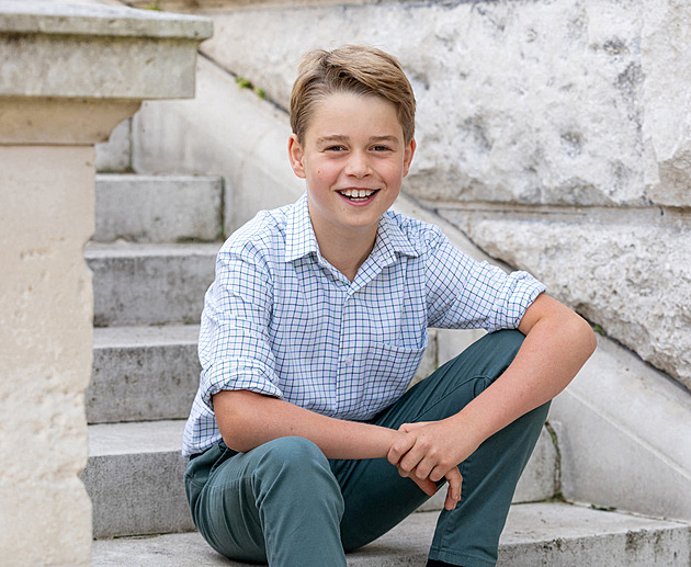 Budoucí britský král princ George slaví 10. narozeniny novým portrétem