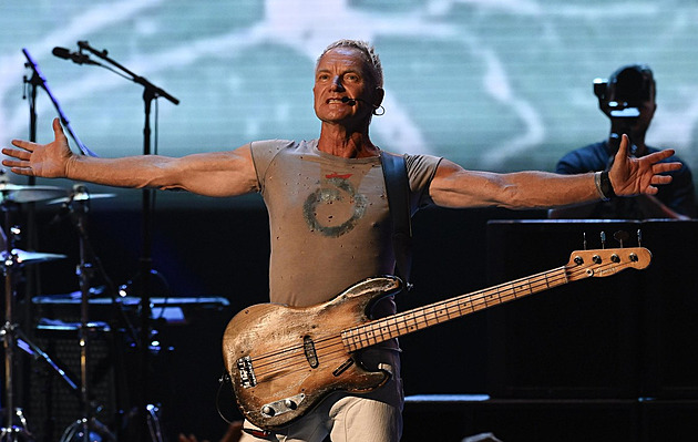 Sting doveze příští rok do Plzně své největší hity. Zahraje na Lochotíně