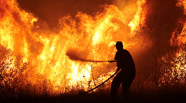 V Řecku i na podzim hoří desítky lesů. A bude v budoucnu hůř
