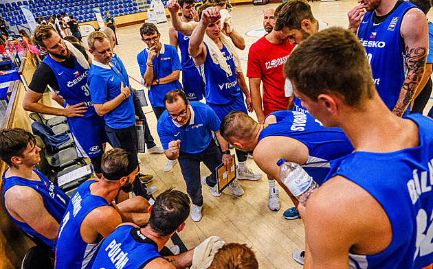 Basketbalisté se v Brně musejí obejít bez zraněných Bohačíka a Karnika