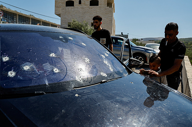 Izraelská armáda zastřelila dva mladé Palestince, jeden prý plánoval útok autem