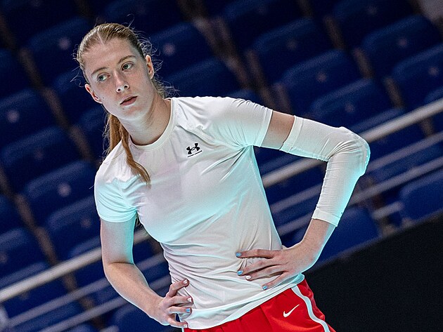 Dominika Paurov� na tr�ninku �esk�ch juniorsk�ch basketbalistek