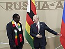 Vladimir Putin a prezident Zimbabwe Emmerson Dambudzo Mnangagwa na...