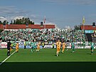 Fotbalisté Bohemians hrají ped svými fanouky v Bodö.
