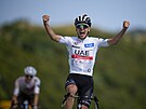 Slovinský cyklista Tadej Pogaar (UAE) bouliv slaví vítzství ve dvacáté...