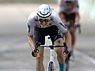 Slovinský cyklista Matej Mohori (Bahrain Victorious) zdárn finiuje v 19....