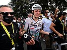 Dojatý slovinský cyklista Matej Mohori� po vít�zství v 19. etap� Tour de France