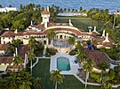 Letecký pohled na sídlo exprezidenta Donalda Trumpa Mar-a-Lago v Palm Beach na...