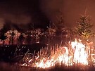 Hasii v noci likvidovali nové ohnisko poáru u Býkovic