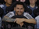 Lionel Messi vykává, a bude vputn na hit.