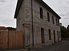 Budova v are�lu b�val�ho Fezka ve Strakonic�ch �ek�, a� se d�ln�ci op�t pust�...
