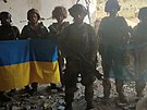 Ukrajintí vojáci na videu tvrdí, e dobyli ukrajinskou vesnici Staromajorske v...