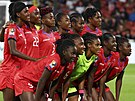 Haitské fotbalistky pózují na týmovou fotografii ped prvním zápasem...