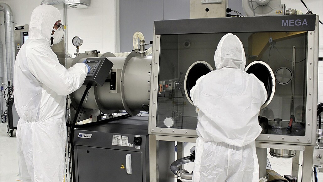 Pilotní projekt výroby bateriových �lánk� pro elektromobily v továrn�...