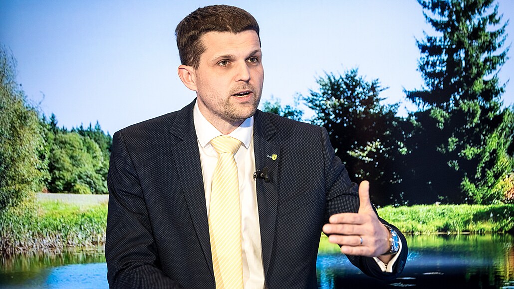 Ministr rozdává. Hladík p�edstavil dal�í detaily dota�ního programu.