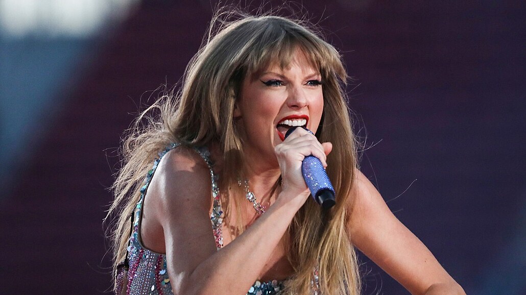 Zp�va�ka Taylor Swift vystoupila na Levi's Stadium. (28. �ervence 2023)
