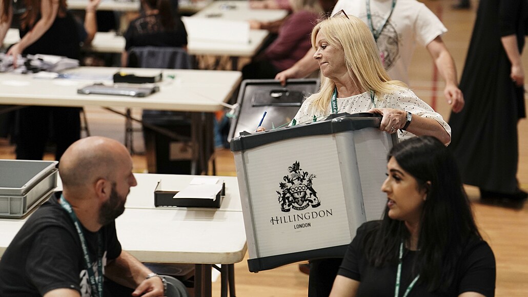 Sítání hlas po britských doplujících volbách (21. ervence 2023)