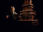 Osm povídek, osm reisér. Poadem provází génius jménem Guillermo del Toro.