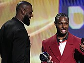 LeBron James (vlevo) a jeho syn Bronny James na udílení cen ESPY Awards.