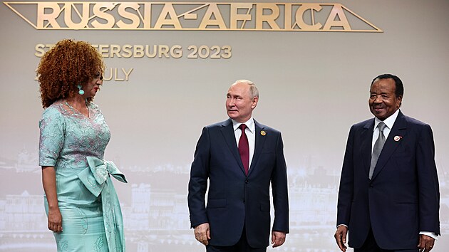 Vladimir Putin a afrit sttnci na rusko-africkm summitu v Petrohrad (27. ervence 2023)