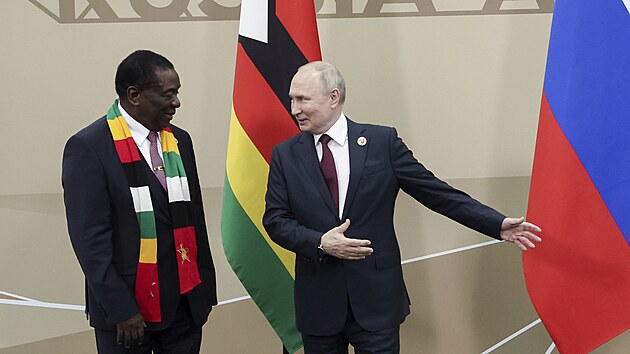 Vladimir Putin a prezident Zimbabwe Emmerson Dambudzo Mnangagwa na rusko-africkm summitu v Petrohrad (27. ervence 2023)