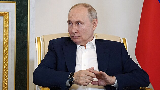 Rusk prezident Vladimir Putin se v Petrohradu setkal se svm blzkm spojencem, prezidentem Bloruska Alexandrem Lukaenkem. (23. ervence 2023)